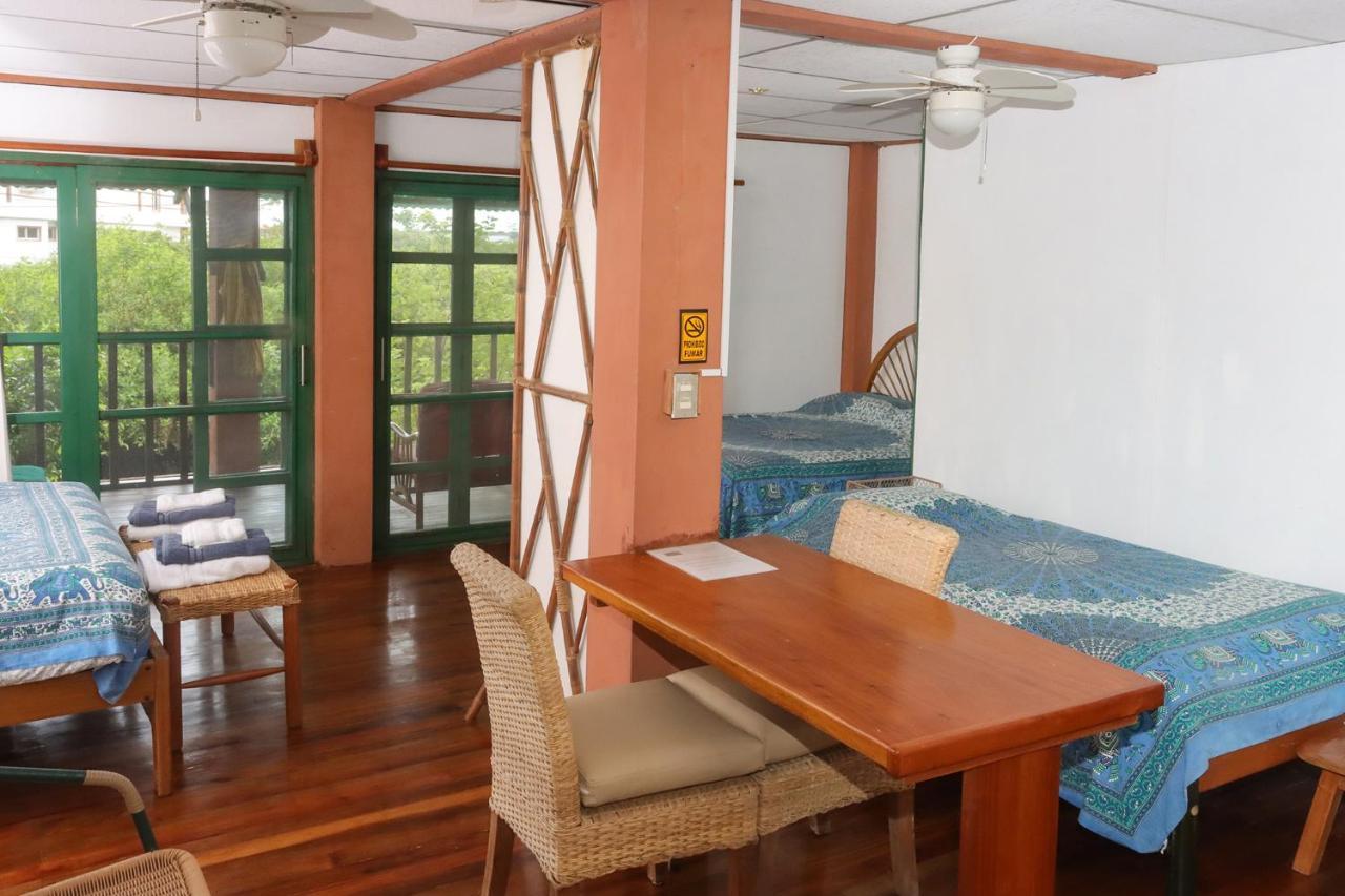 Galapagos Chalet 푸에르토아요라 외부 사진
