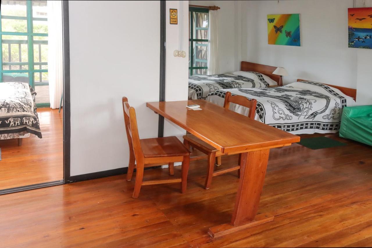 Galapagos Chalet 푸에르토아요라 외부 사진